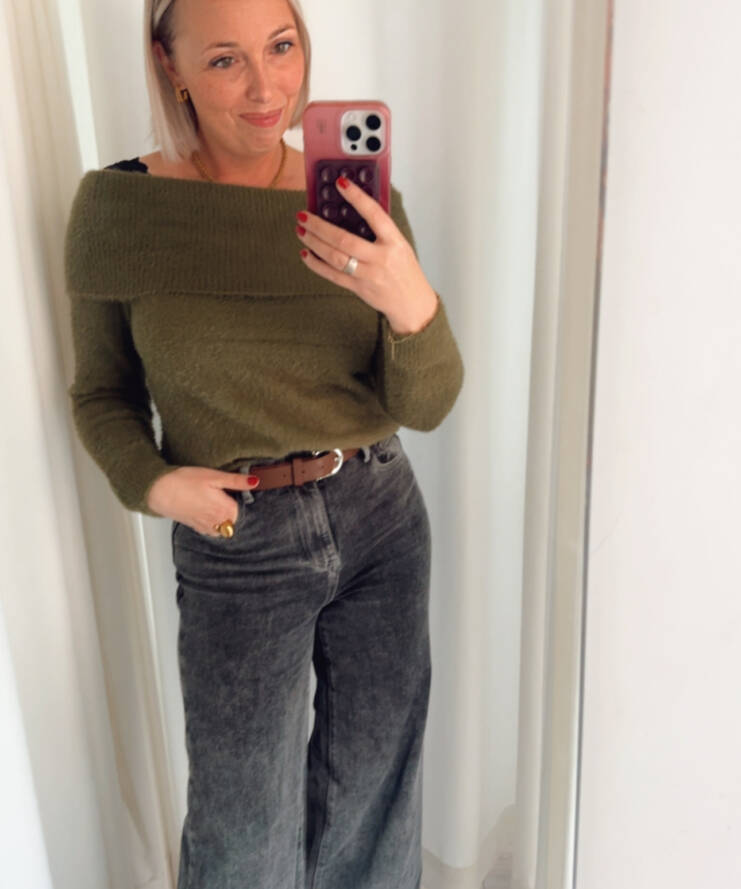 Knitt Off-Shoulder Siff